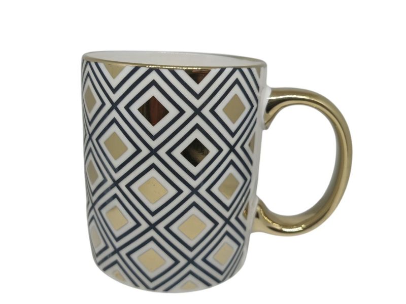 (اللون - شكل ( 4 ))