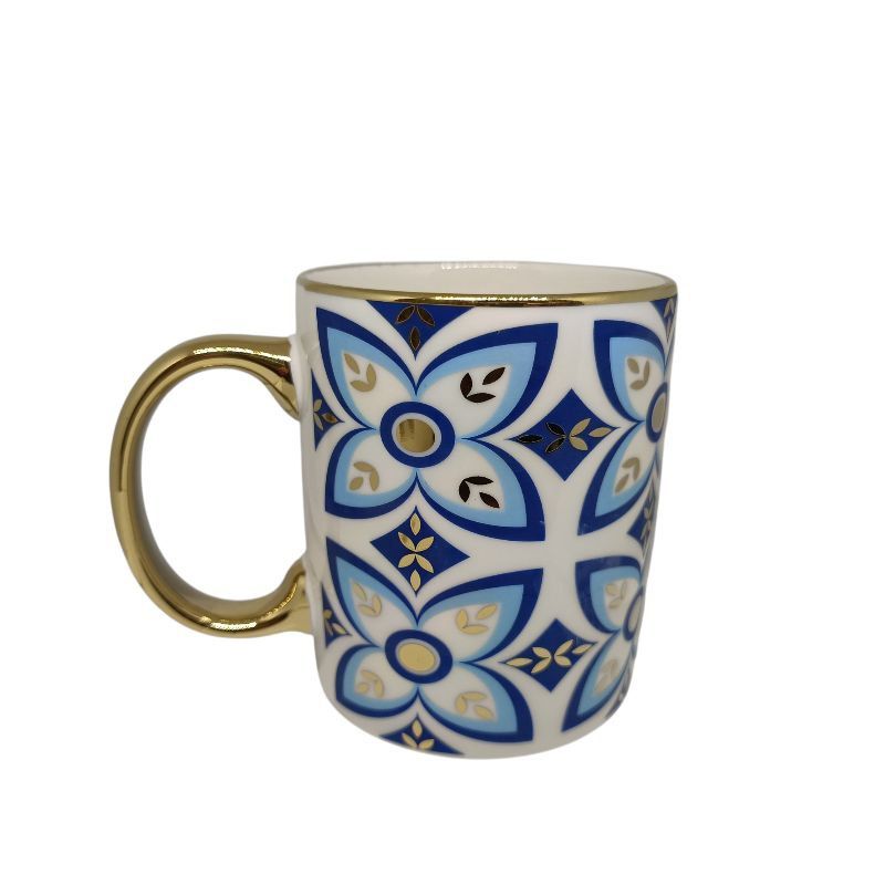 (اللون - شكل ( 4 ))